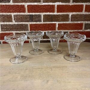 Vintage  Anchor‎ Hocking Ice Cream Sundae Cups Set of 4